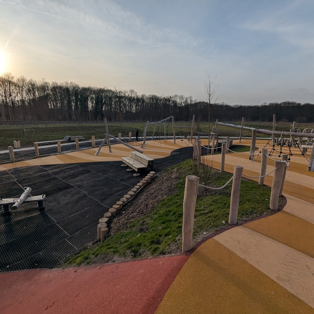 Aire de jeux des essences 1